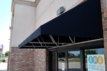Traditional-Canvas-Awning-with-Closed-Ends